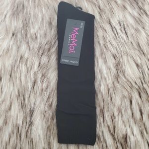 3/$20 MEMOí Black Flatknit Knee High Socks